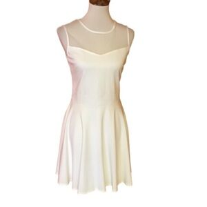 Heloise Elegant White Sleeveless Dress Size Medium